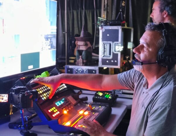 La herramienta que revoluciona el broadcasting en festivales de música: Stream Deck Studio de Elgato