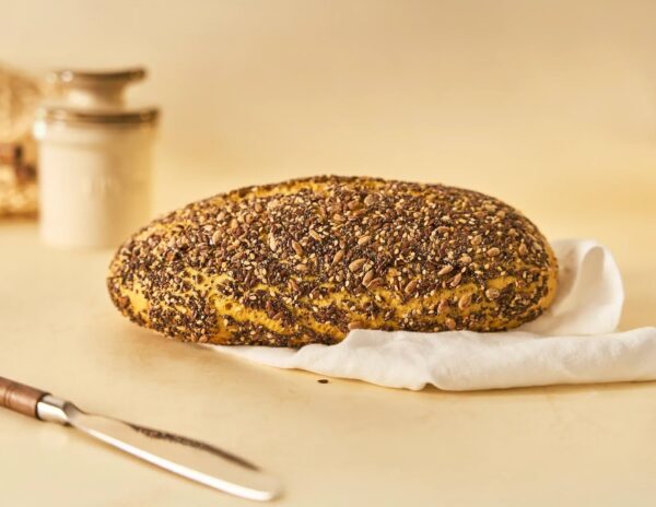 Leon The Baker explica las utilidades del pan de cúrcuma y pimienta negra sin gluten
