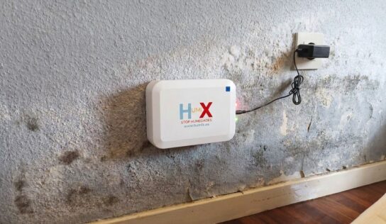Humix alerta sobre la humedad capilar oculta tras el olor a cerrado en viviendas vacacionales