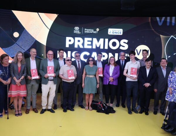 <div>‘Paso Adelante’ Premio Discapnet de Fundación ONCE</div>