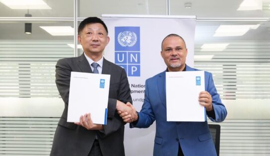 El PNUD y TAILG firman un memorando de entendimiento para un proyecto de movilidad ecológica y baja en carbono que impulsa el desarrollo sostenible en África y más allá