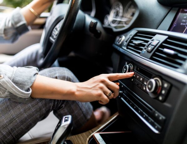 Talleres Murillo comparte las mejores recomendaciones para utilizar correctamente el aire acondicionado del coche durante el verano