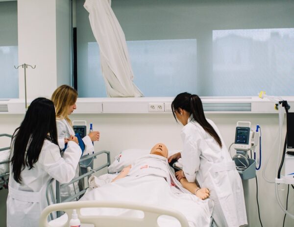 La Universidad Europea, única privada madrileña y segunda de España en el ranking de Shanghái de Medicina