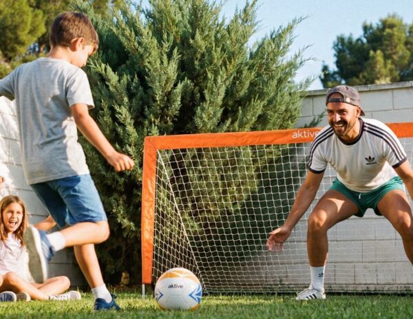 El fútbol se juega dentro y fuera del campo: aktive refuerza su apuesta por el deporte y el disfrute